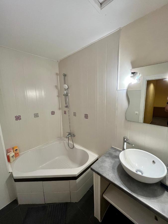 Le Puy-en-Velay Appartement 2 Chambres - Lits King Size - Wifi - Baignoire מראה חיצוני תמונה